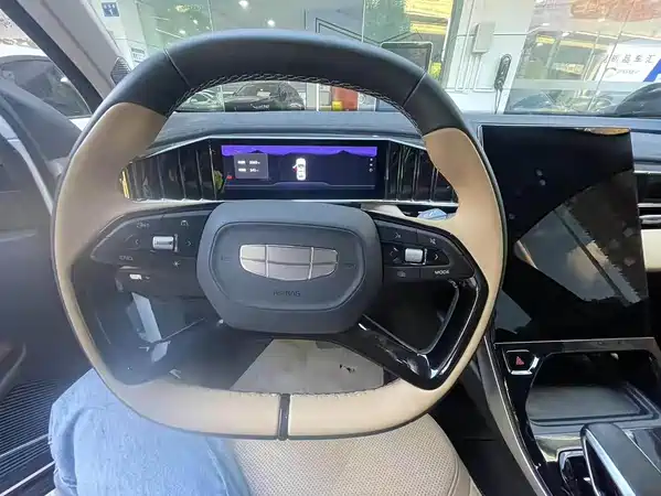 Geely Boyue L 2022