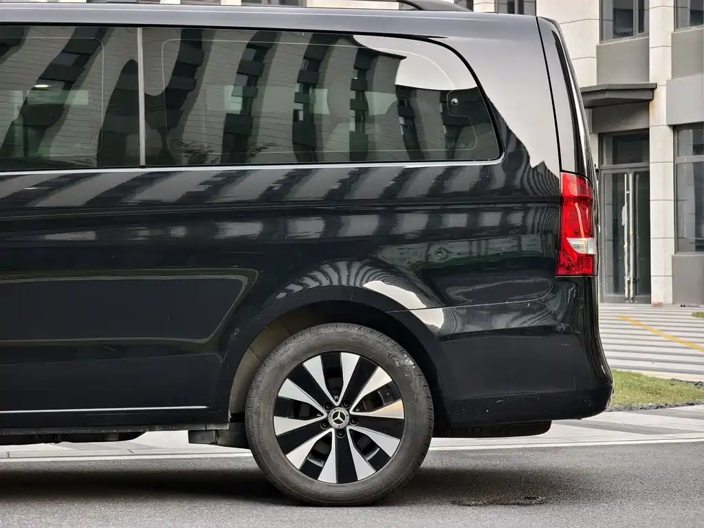 Mercedes-Benz Vito 2022 — фото 10