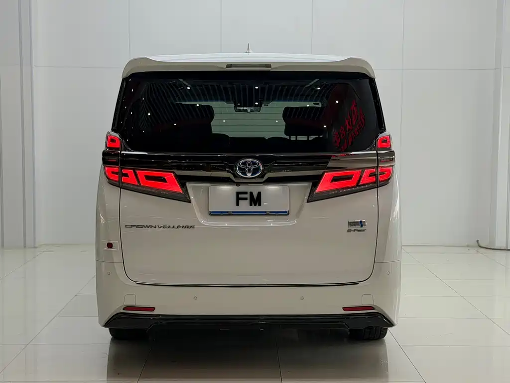 Toyota Vellfire 2022 — фото 17