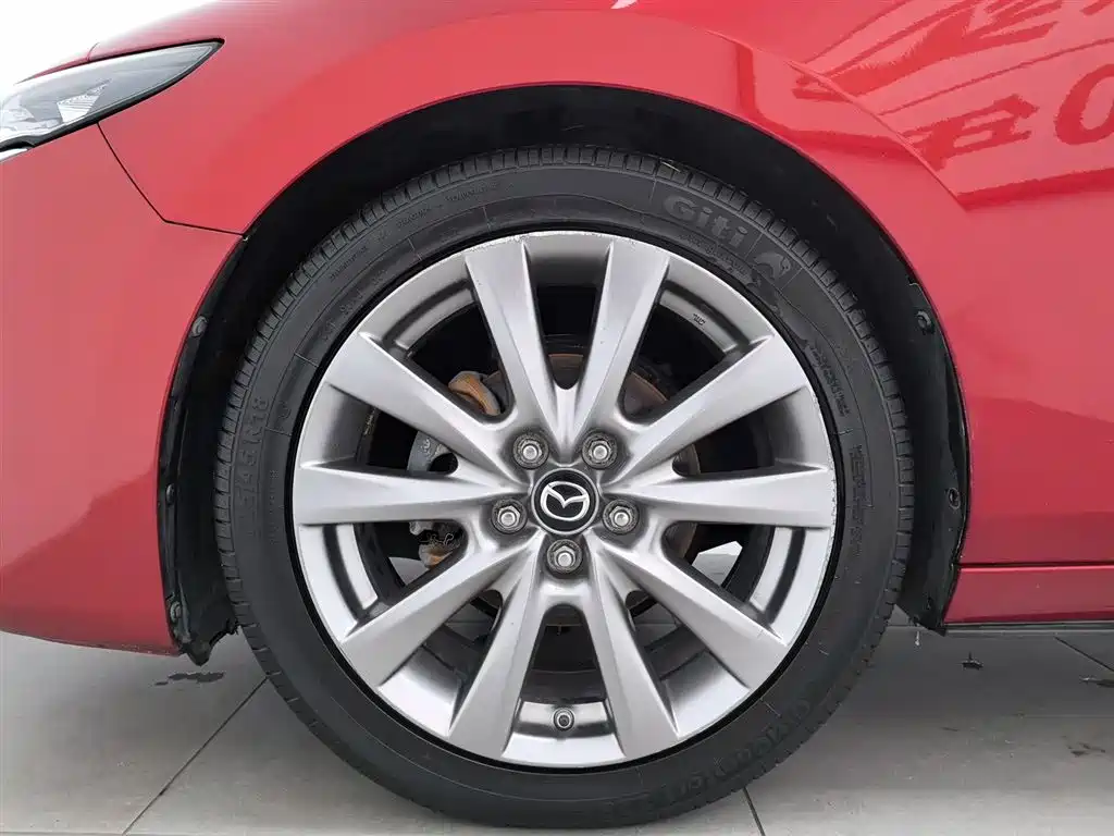 Mazda 3 Axela 2020 — фото 17