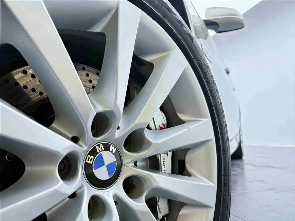 BMW 5 Series 2010 — фото 8