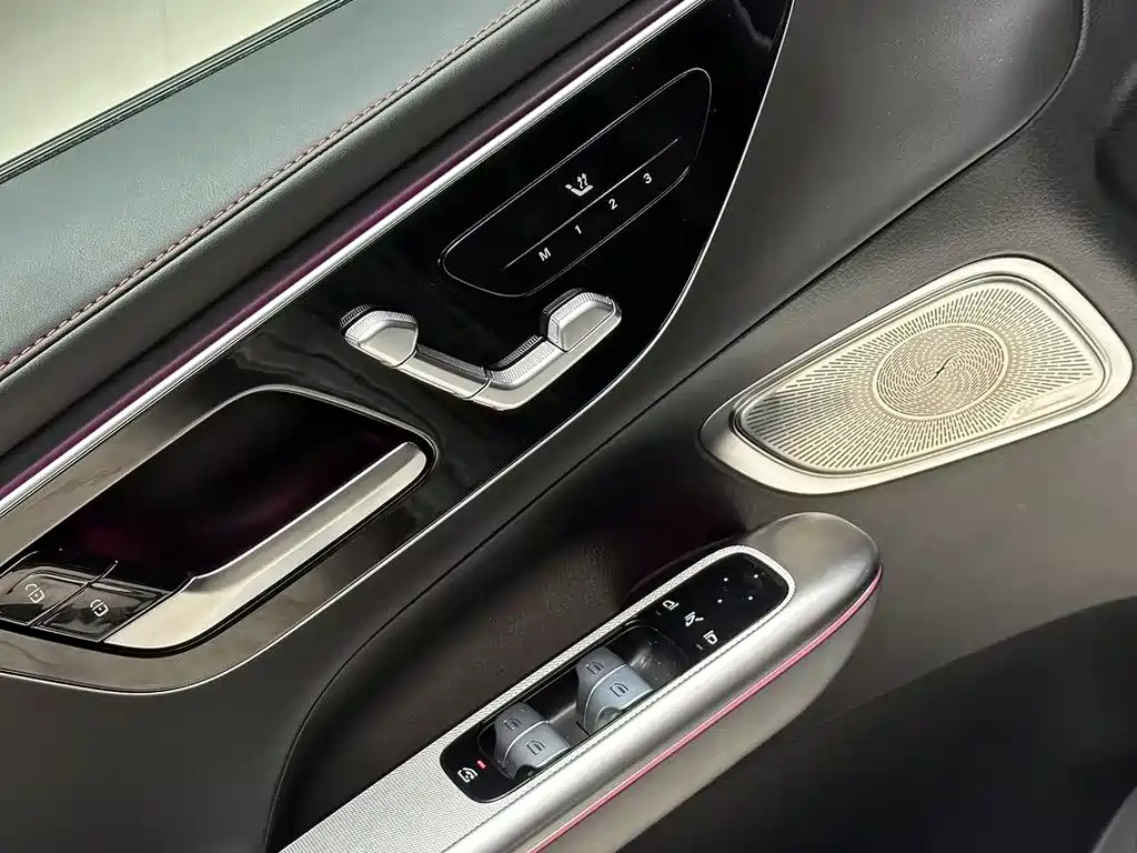 Mercedes-Benz GLC AMG 2025 — фото 12