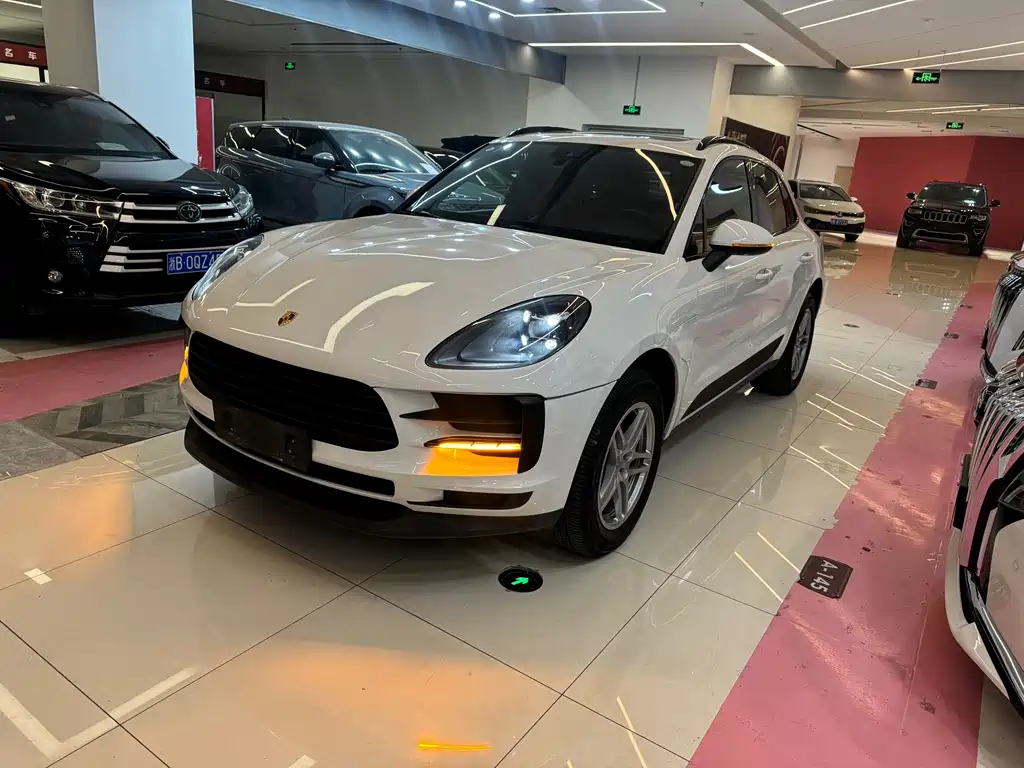 Porsche Macan 2020 — фото 1