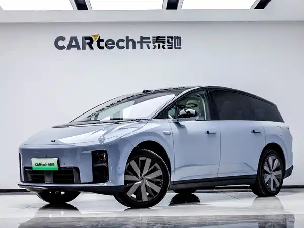 Li Auto i8 2025