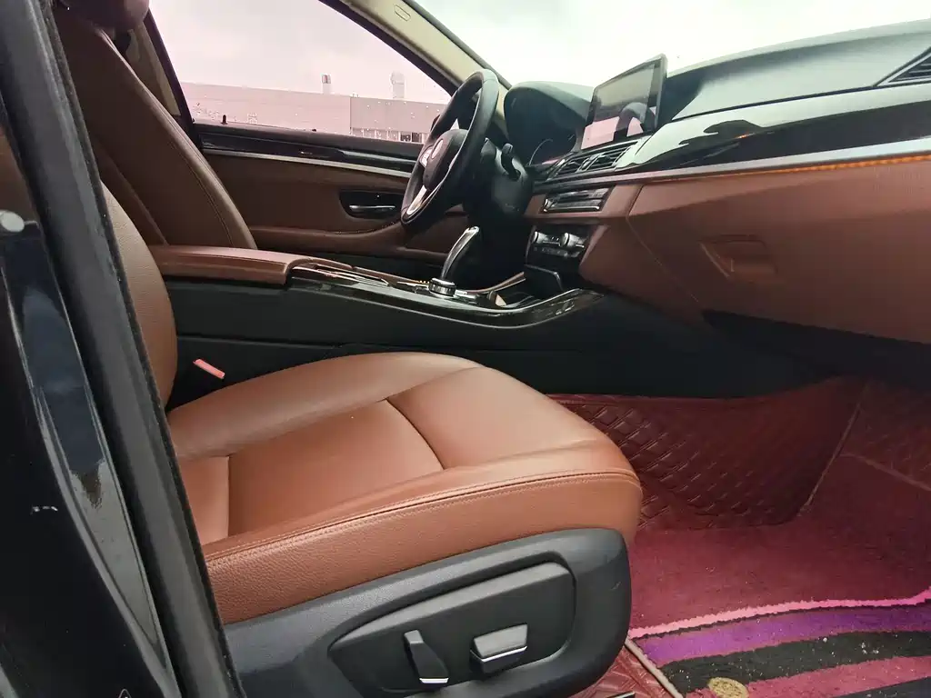 BMW 5 Series 2014 — фото 8