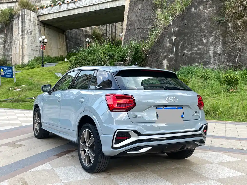 Audi Q2L 2022 — фото 10
