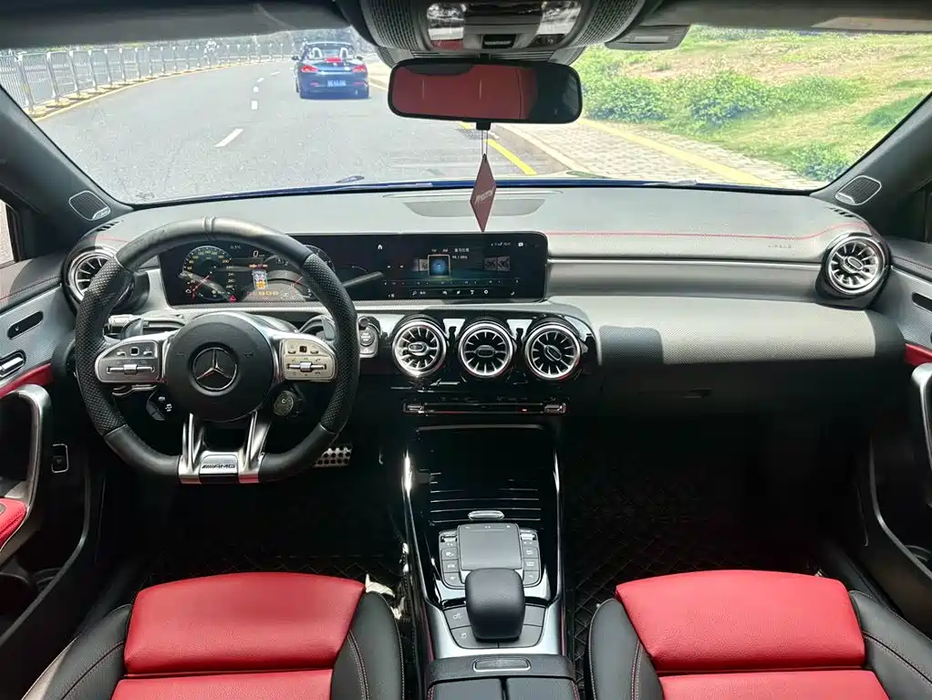 Mercedes-Benz A-Class AMG 2023 — фото 12