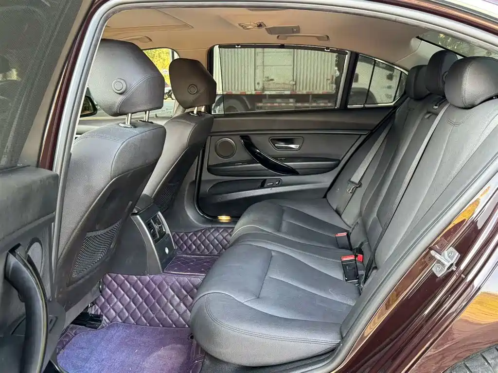 BMW 3 Series 2017 — фото 14