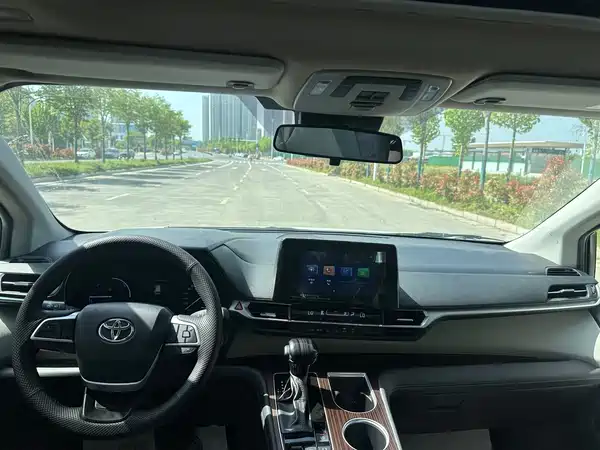 Toyota Sienna 2024