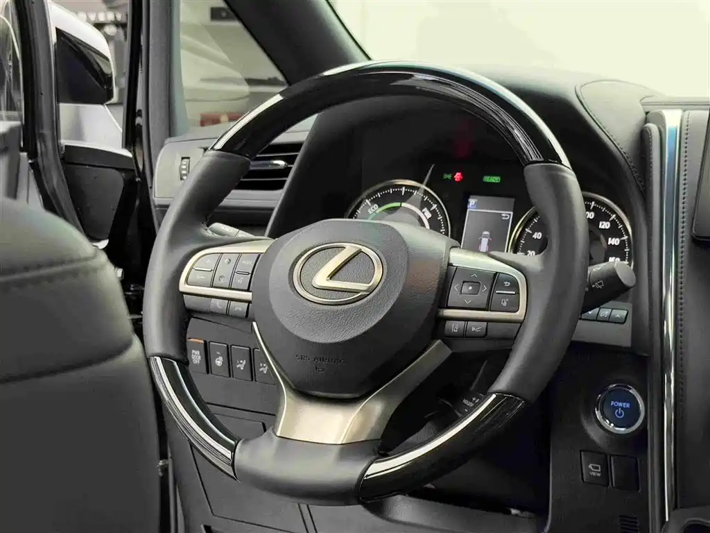 Lexus LM 2023 — фото 13