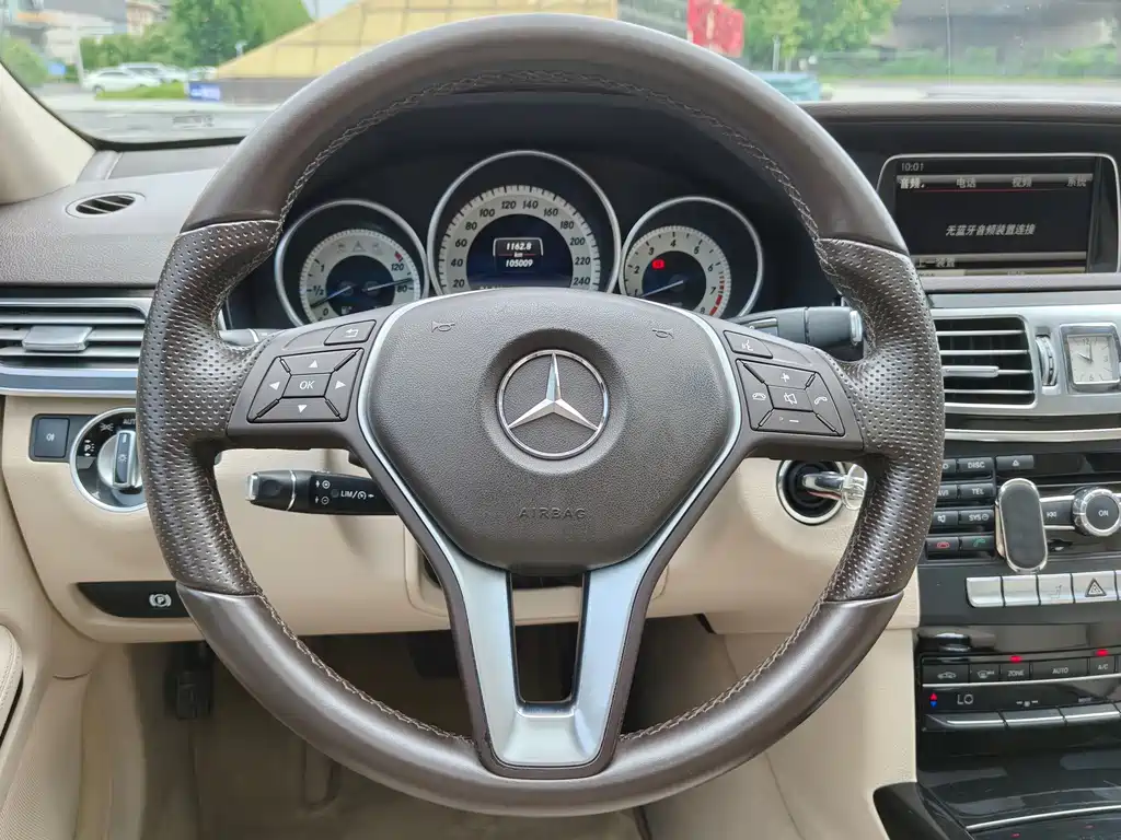 Mercedes-Benz E-Class 2013 — фото 18