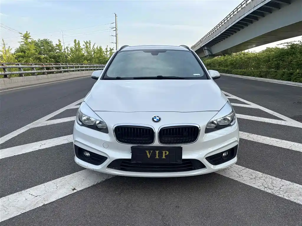 BMW 2 Series Wagon 2015 — фото 2