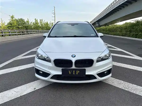 BMW 2 Series Wagon 2015