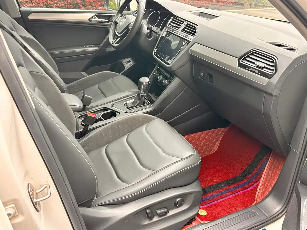 Volkswagen Tiguan L 2021 — фото 10