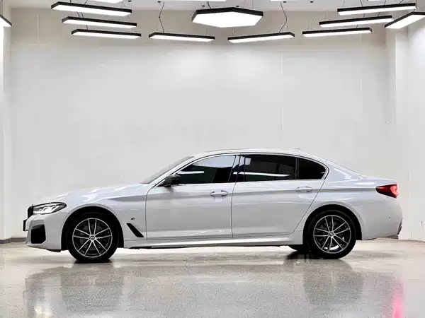 BMW 5 Series 2024