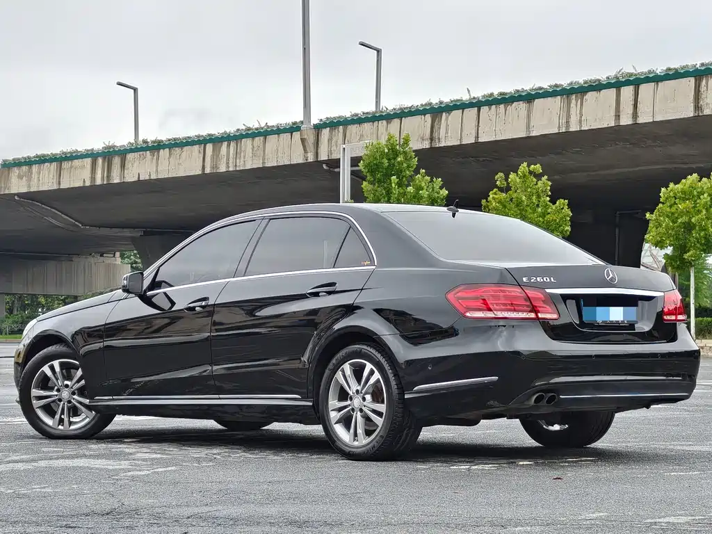 Mercedes-Benz E-Class 2013 — фото 4