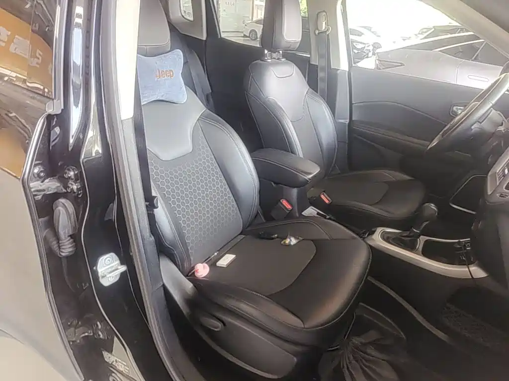 Jeep Compass 2020 — фото 25