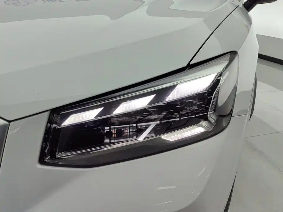 Audi Q2L 2023