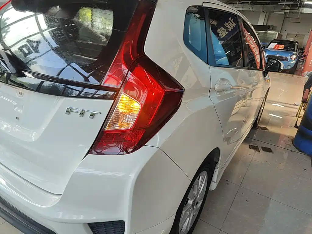 Honda Fit 2016 — фото 8