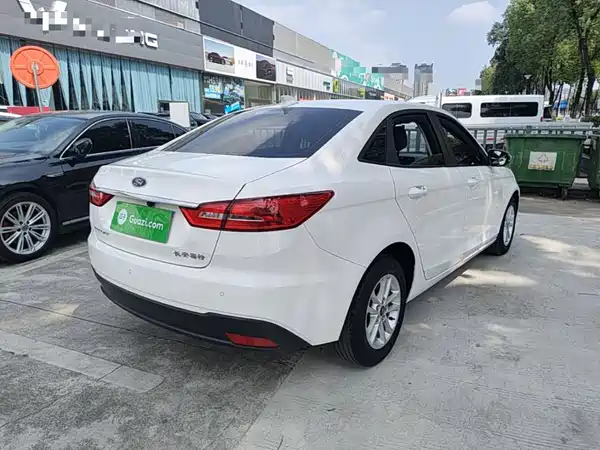 Ford Escort 2021