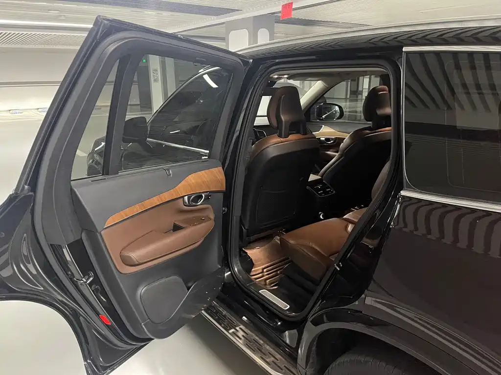 Volvo XC90 2020 — фото 14