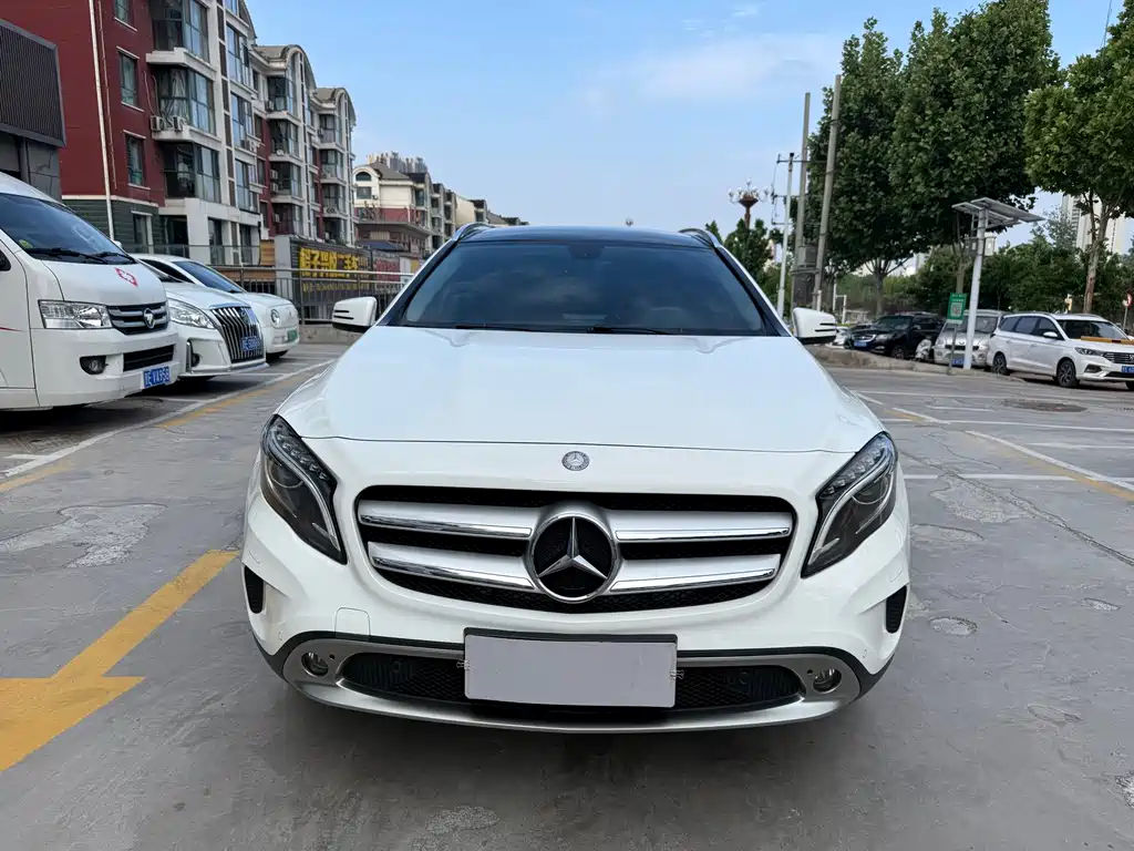 Mercedes-Benz GLA 2015