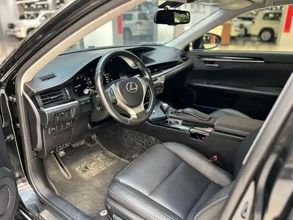 Lexus ES 2013