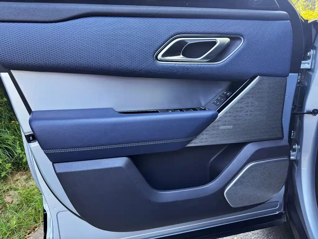 Land Rover Velar 2021 — фото 15