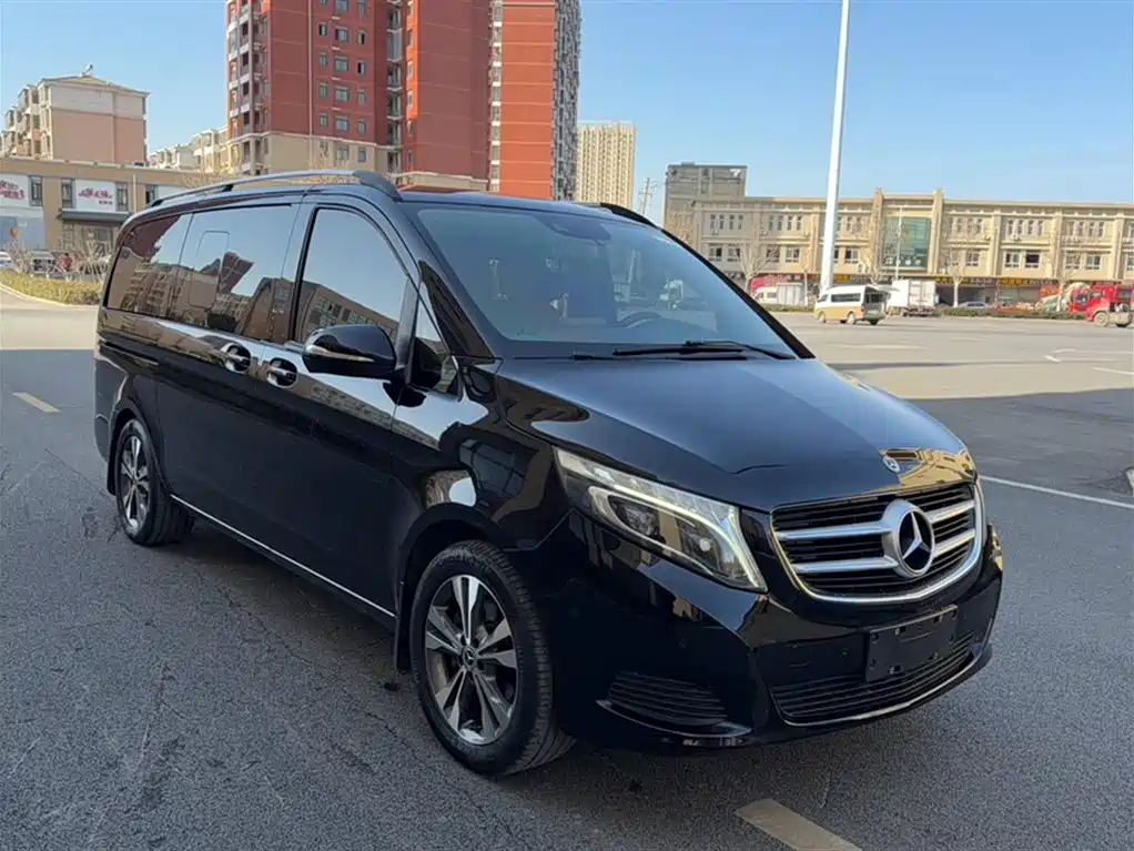 Mercedes-Benz V-Class 2020 — фото 22