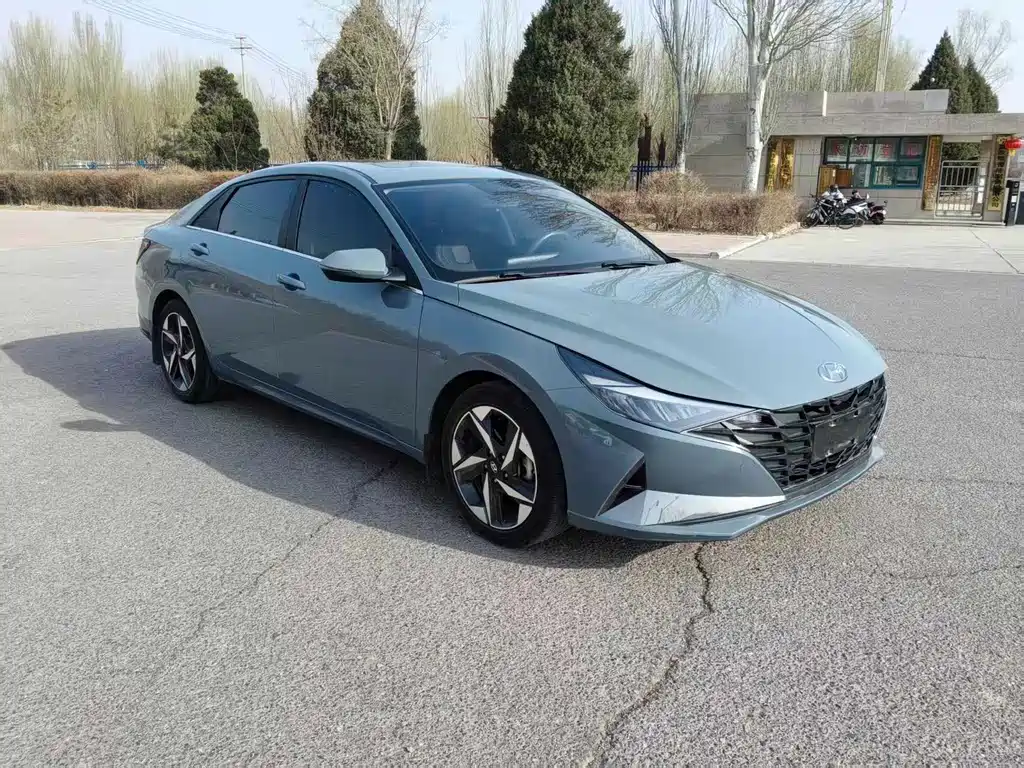 Hyundai Elantra 2021 — фото 1