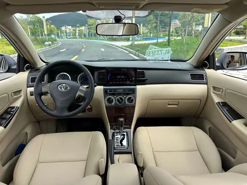 Toyota Corolla 2015 — фото 13