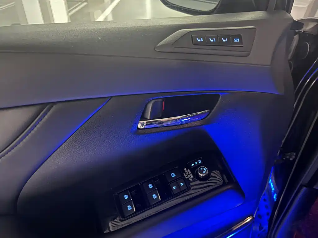 Toyota Alphard 2020 — фото 7