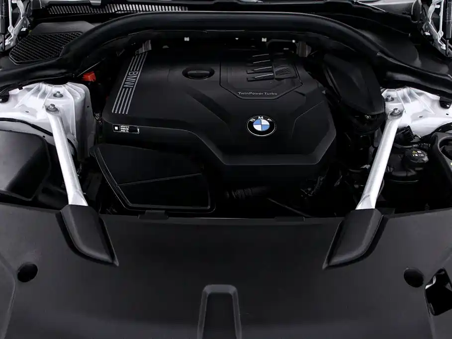 BMW 6 Series GT 2024 — фото 17