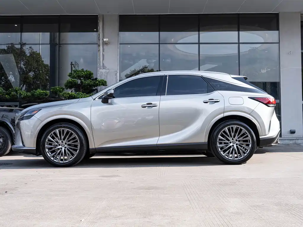 Lexus RX 2025