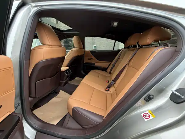 Lexus ES 2018