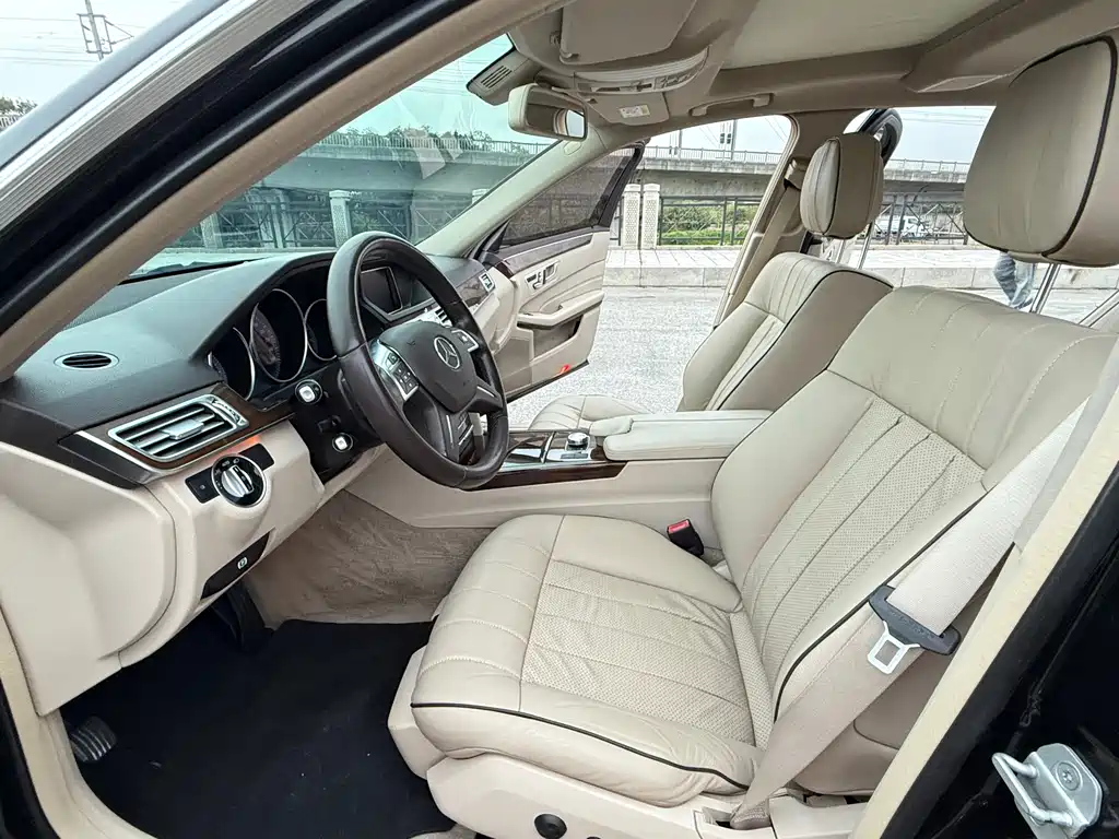 Mercedes-Benz E-Class 2015 — фото 4