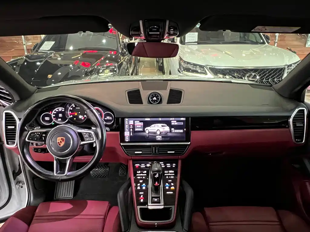 Porsche Cayenne 2018 — фото 11