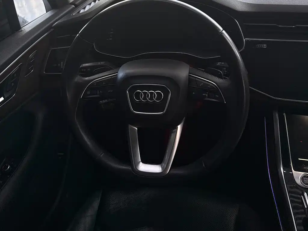 Audi Q7 2021 — фото 8