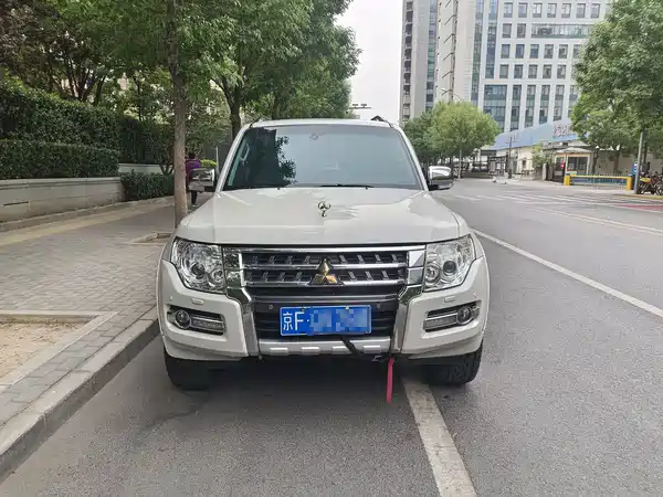 Mitsubishi Pajero 2019
