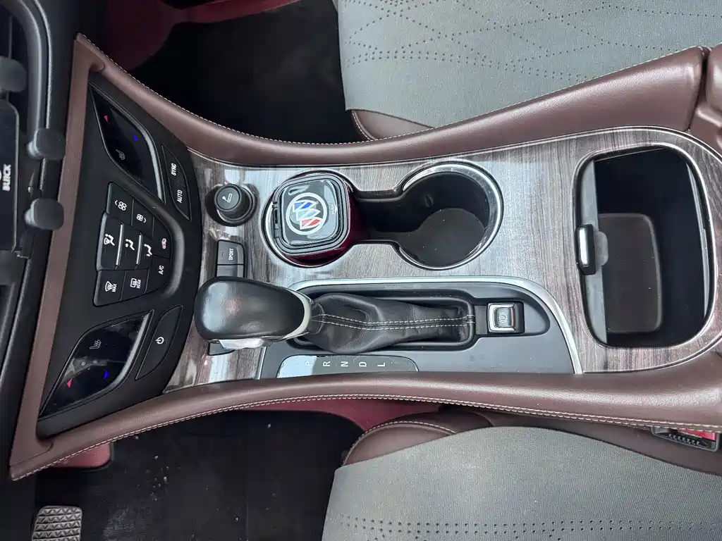 Buick Envision Plus 2017 — фото 7