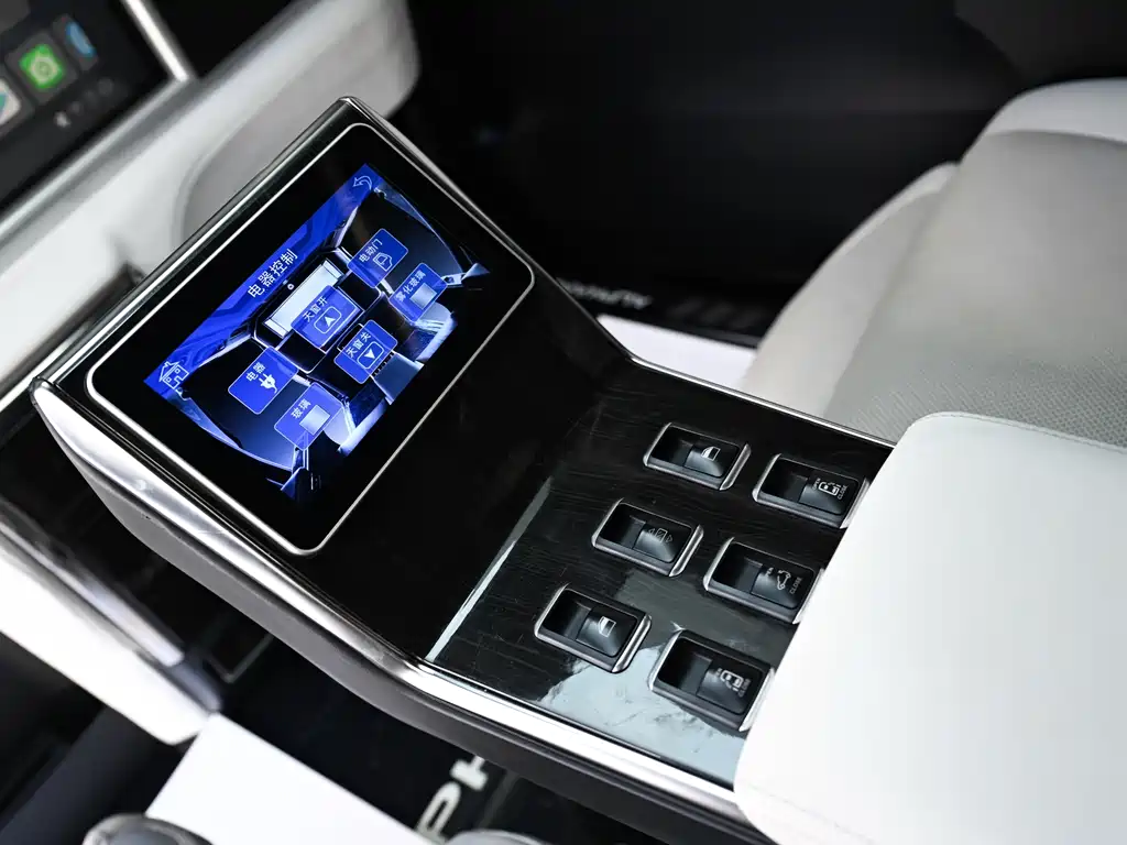 Toyota Alphard 2022 — фото 15
