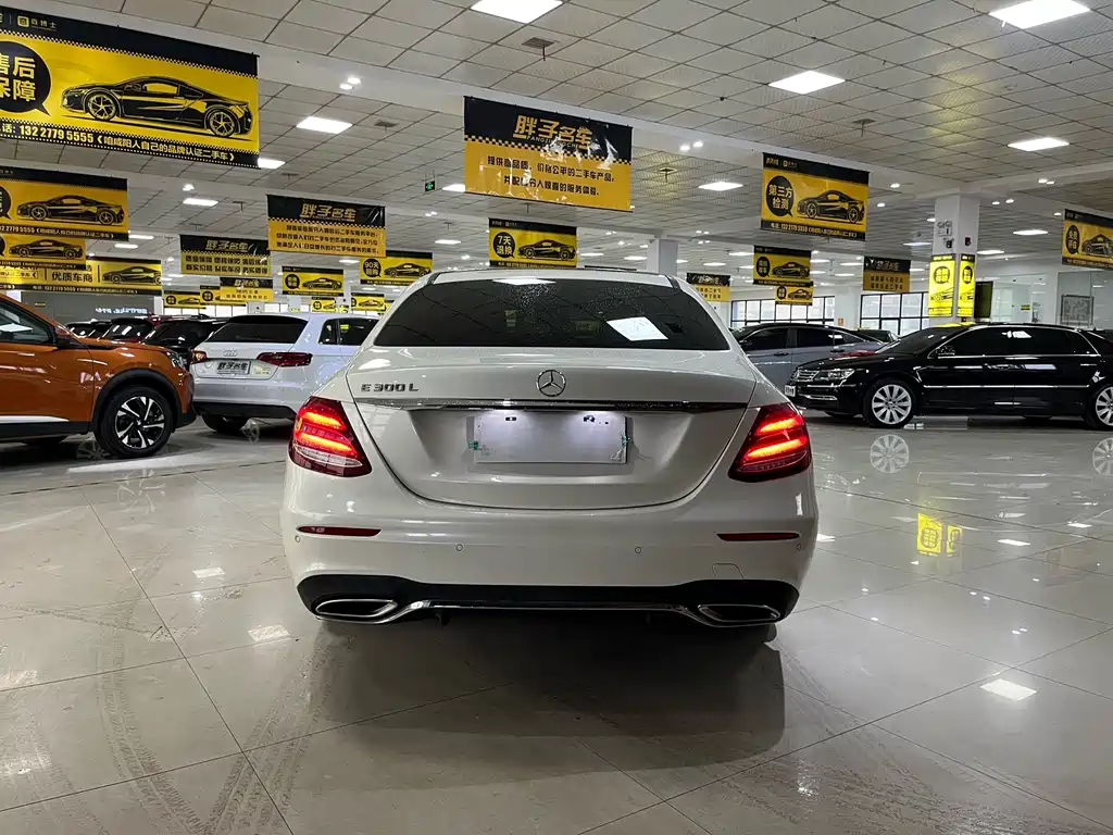 Mercedes-Benz E-Class 2020 — фото 25