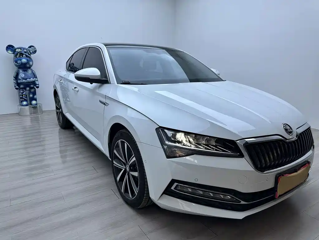 Skoda Superb 2022 — фото 2