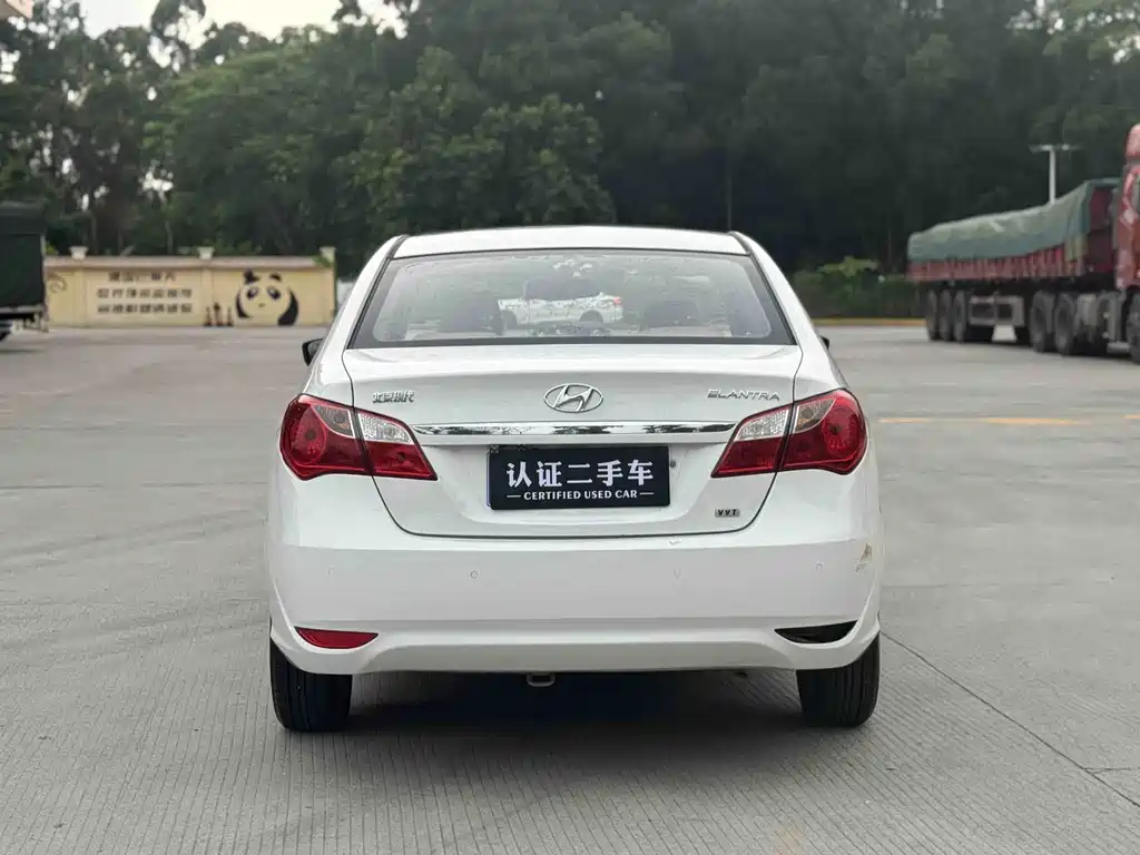 Hyundai Elantra 2014
