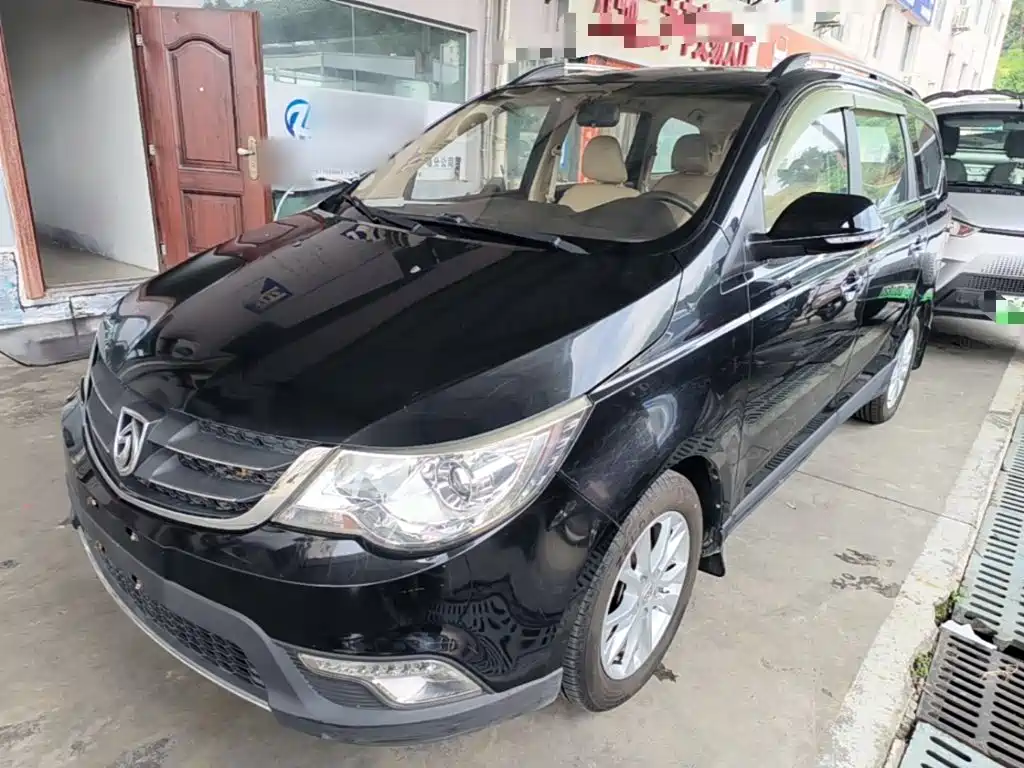 Baojun 730 2015