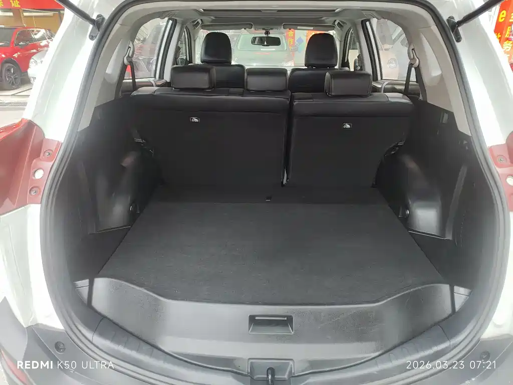 Toyota RAV4 2015 — фото 22