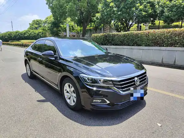 Volkswagen Passat 2021