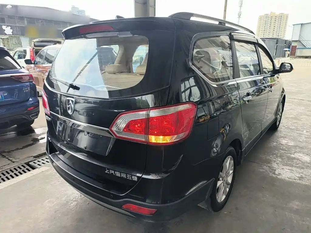 Baojun 730 2015