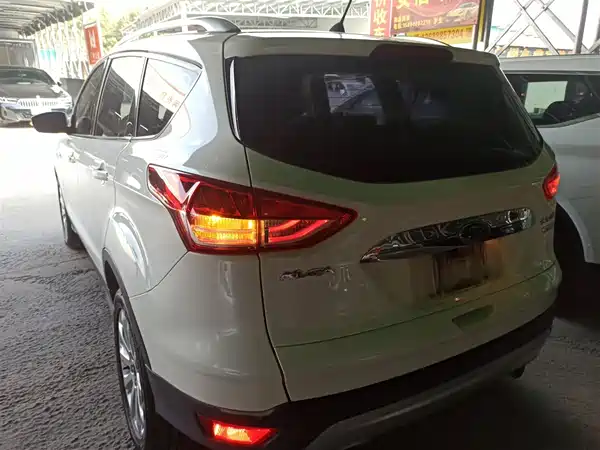 Ford Kuga 2015