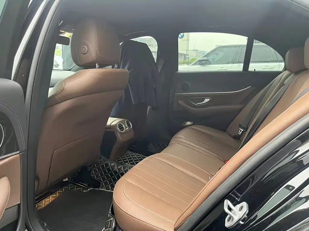 Mercedes-Benz E-Class 2022